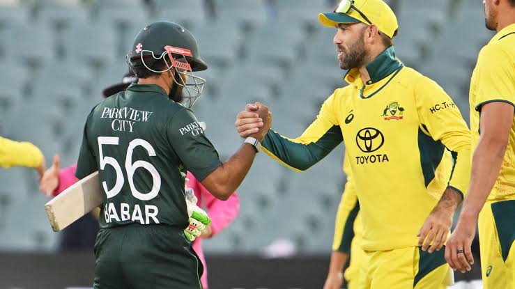 Babar Azam and Glenn Maxwell Handshake - Australia vs Pakistan Match